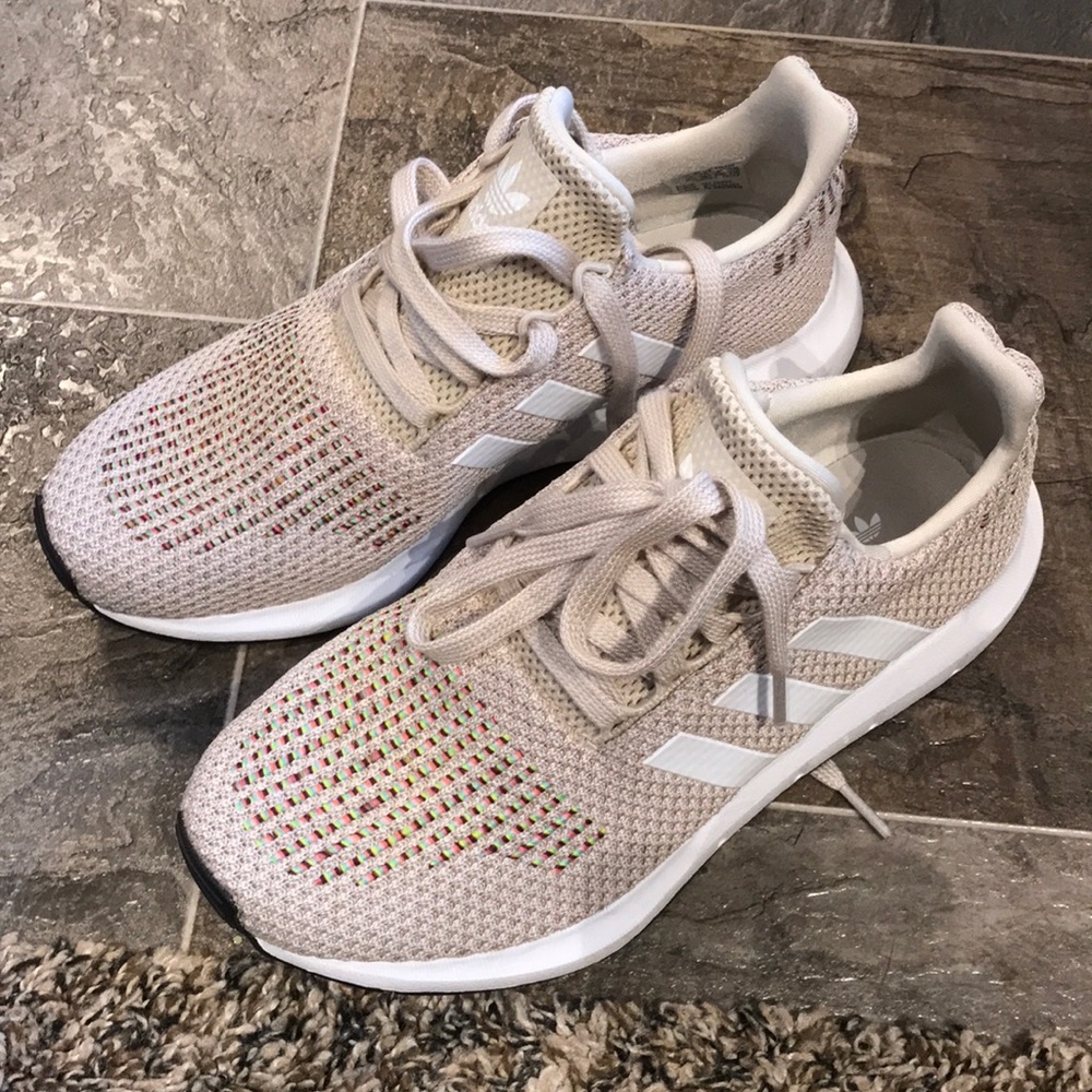 Adidas swift run sneaker